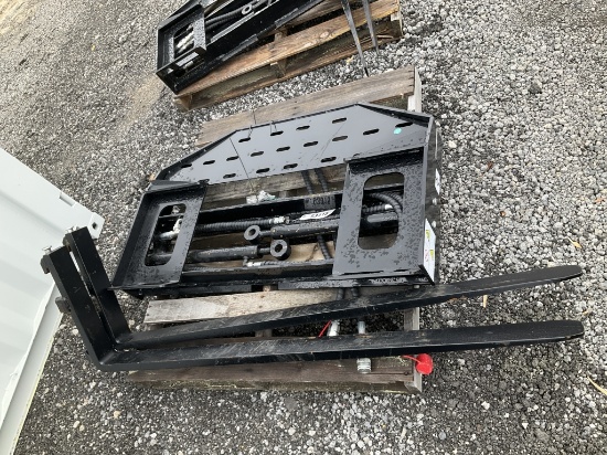 (1117)UNUSED GIYI 60" SKID STEER SIDE SHIFT FORKS