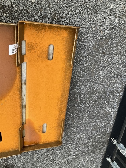 (1096)UNUSED GIYI SKID STEER ADAPTOR PLATE