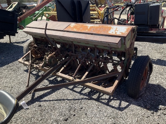 (943)JOHN DEERE 8' GRAIN DRILL