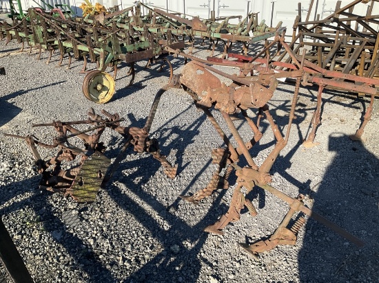 (515)FARMALL C CULTIVATOR