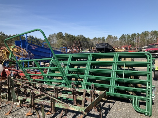 (814)-(10)12' CORRAL PANELS W/ 6' WALK THRU-GREEN