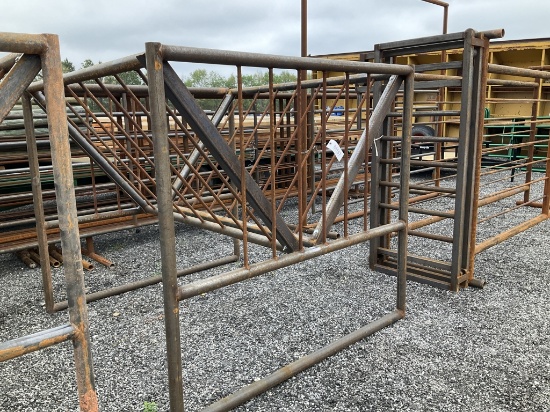 (901)6 X 6 HAY FEEDER - 68" TALL