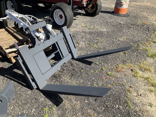 (1193)3PT 40"  ADJUSTABLE FORKS