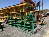 (907)-(10)16' CORRAL PANELS W/ 6' WALK THRU-GREEN