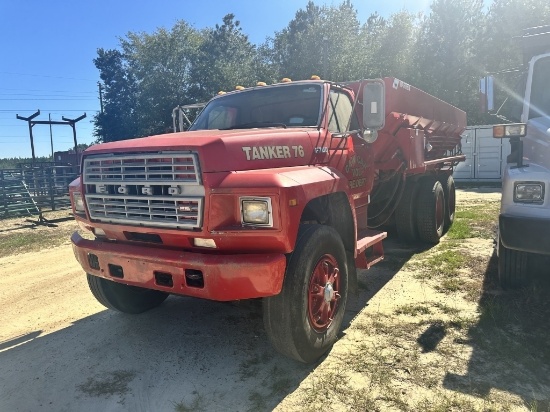 (284)1984 FORD F8000 SPREADER TRUCK