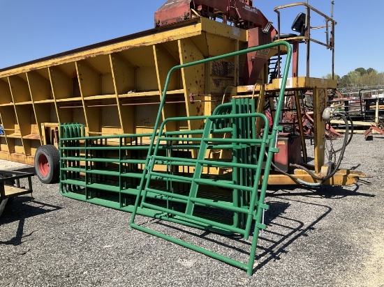 (10)16' CORRAL PANELS W/ 6' WALK THRU-GREEN(A)