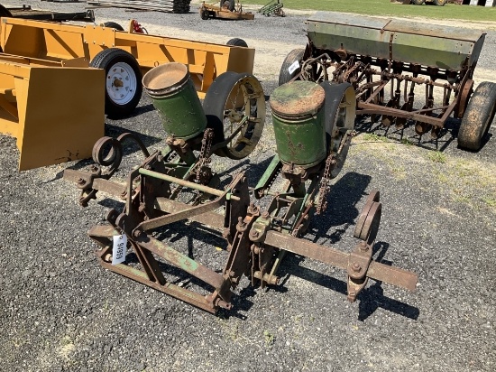 JOHN DEERE 2 ROW PLANTER(A)
