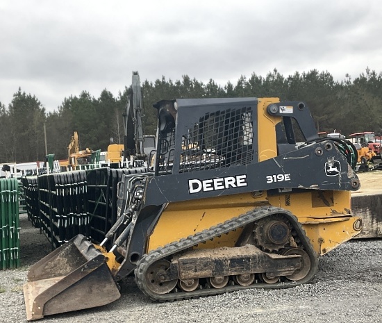 (71)2014 JOHN DEERE 319E SKID STEER(A)