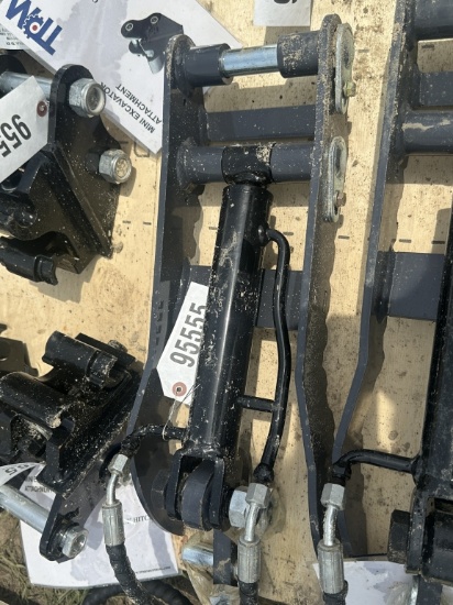 (113)UNUED TPM MINI EXCAVATOR HYDRAULIC THUMB(A)