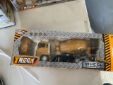 UNUSED SKLP REMOTE CONTROL CONCRETE TRUCK TOY