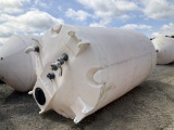 (1122)4,000 GALLON POLY TANK W/ STAND