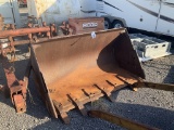 (554)-(A)CAT 933 1 YARD BUCKET - 69