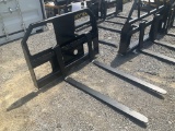 (932)-(A)UNUSED GIYI DINGO MINI SKID STEER FORKS