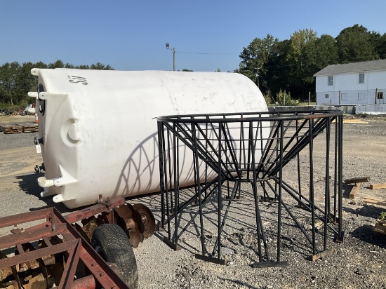 509-A-4,000 GALLON POLY TANK W/ STAND