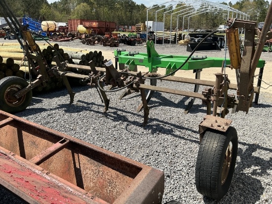 (829)A-4 ROW SUBSOILER W/ ROW MARKERS