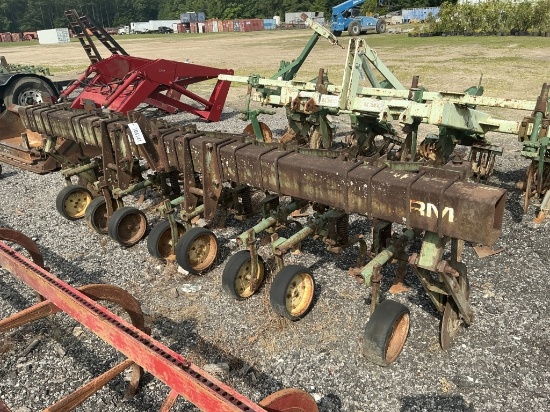 (1236)A-John Deere 4 Row Cultivator