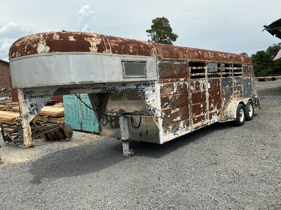(638)Horse Trailer - No Title