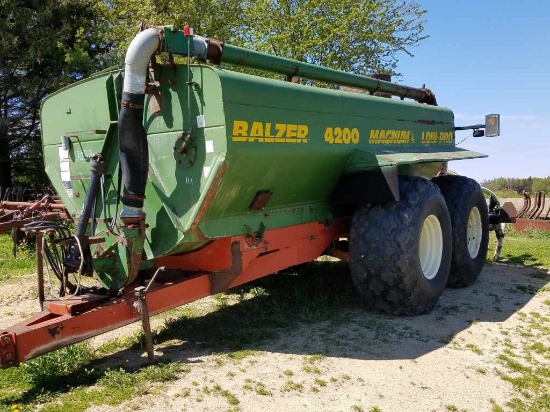 Balzer 4200 Magnum low-pro manure tanker with injectors