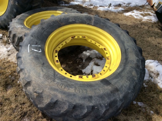 John Deere tires & rims 14.9 x 30 (fronts)