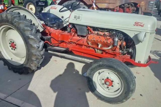 Ford V8N tractor, Ford flathead V8, 100 hp, 12V system