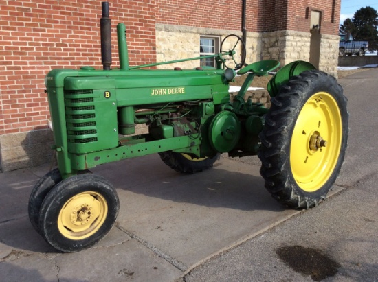 1945 John Deere B tractor