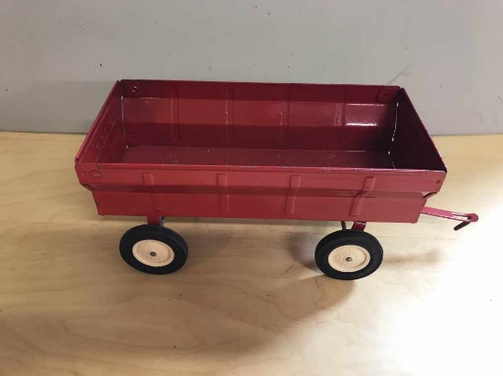 IH Red Wagon - No box