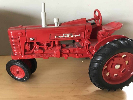 1984 IH 300 - 7th National Show Tractor, Limited To 4300, NF