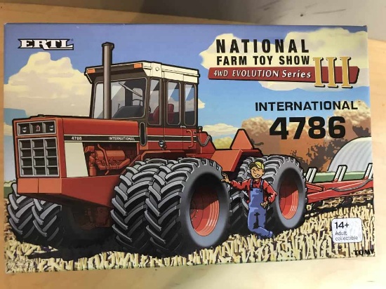 2015 IH 4786 - 2015 National Farm Toy Show, 4WD Evolution Series