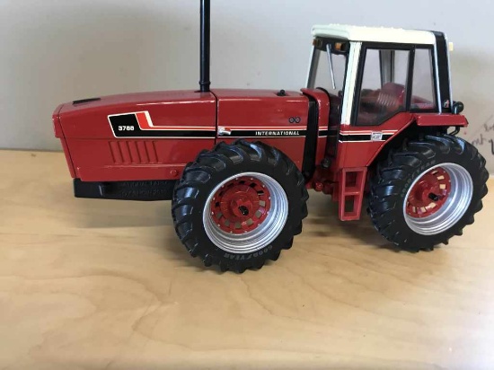 2010 IH 3788 - 2+2 2010 National Show Tractor