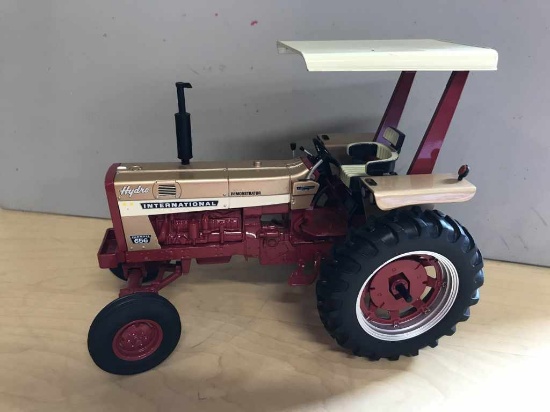 2011 IH 656 - 2011 National Farm Toy Museum, Gold Demo, WF, ROPS