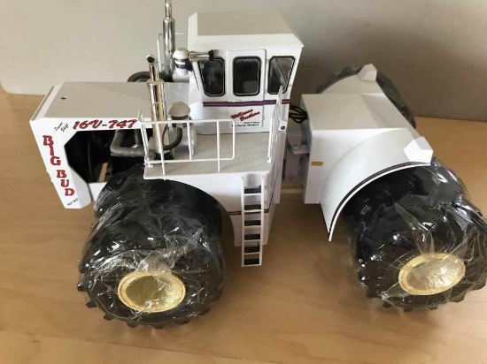 2002 Big Bud 16V-747 - 900 H.P. Modern Field Replica White Hood