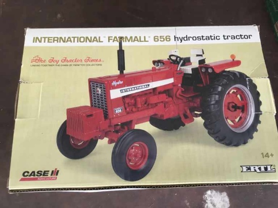 IH Farmall 656 hydrostatic, Toy Tractor Times