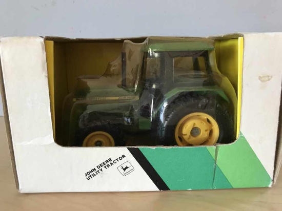 JD 3140 Utility Tractor
