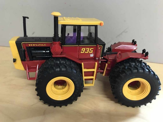 2011 Versatile 935 - 2011 National Show Tractor, #9 In The Vintage 4WD Series