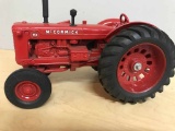 1988 IH WD-9 - Crank, Metal Rims, Shelf Model - No box