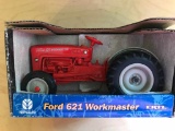 1999 Ford 621 - Red, Workmaster