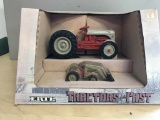 1989 Ford 8-N - Set of 1/16 & 1/43 with Bucket