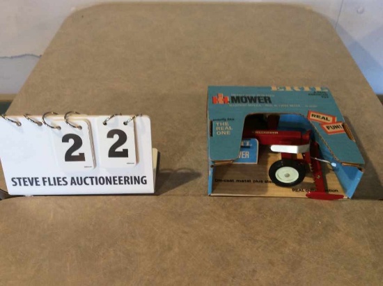 IH Mower - Real Cutting Action - Blue Box Toy