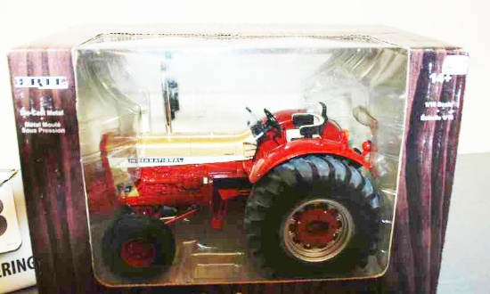 Case IH 1026 Wheatland Tractor - Gold Demonstrator - 40th Anniversary - Ertl