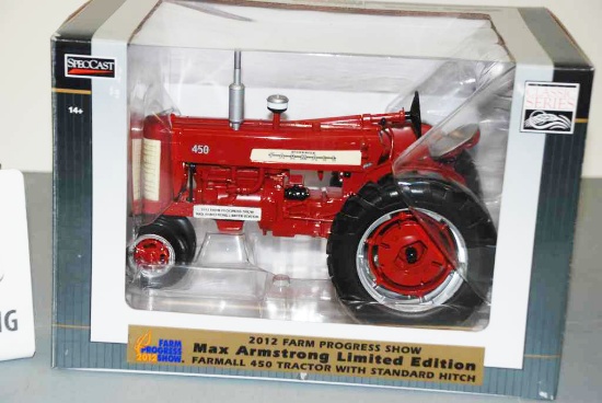Farmall 450 Tractor w/Standard Hitch - SpecCast - Classic Series