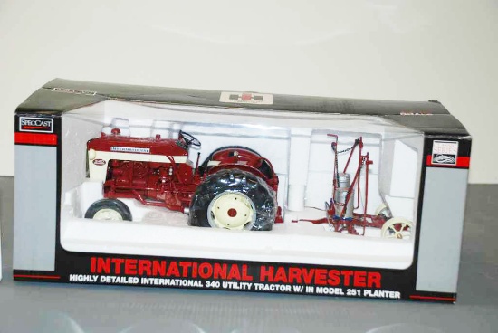 IH 340 Utility Tractor w/IH Model 251 Planter - SpecCast - Classic Series