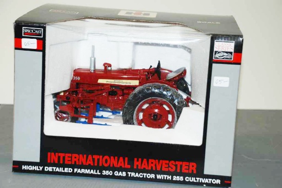 IH Farmall 350 Gas Tractor w/255 Cultivator - SpecCast - Classic Series