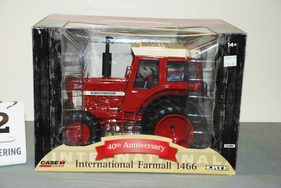 Case IH International Farmall 1466 Tractor - Ertl