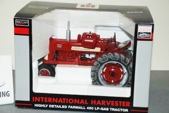 IH Farmall 450 LP-Gas Tractor - SpecCast - Classic Series