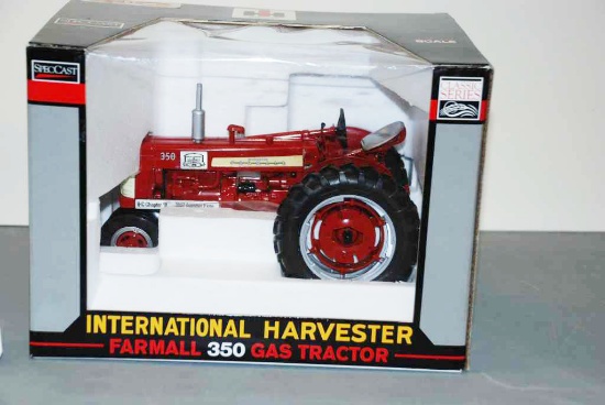IH Farmall 350 Gas Tractor - SpecCast - Classic Series