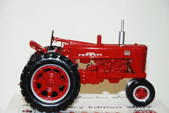 IH McCormick Farmall 400 Diesel - The Toy Tractor Times