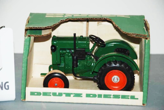 Deutz Diesel "Bauernschlepper" 11 hp Farmers Tractor - Scale Models