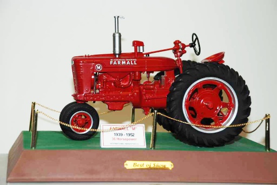 Farmall "M" Best of Show Ltd Ed Cast Polyresin Tractor Bank
