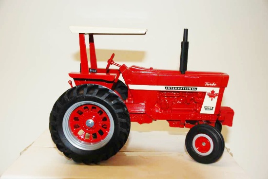 International 1066 Turbo WF Tractor - 24th Ontario Toy Show August 30, 2009