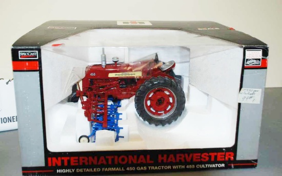 IH Farmall 450 Gas Tractor with 455 Cultivator - SpecCast - Classic Series